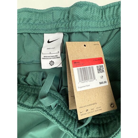 Size Large - Nike Dri-Fit Culture of Football Soccer Shorts 5" - Picture 5 of 7